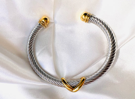 Manchette croix d’amour