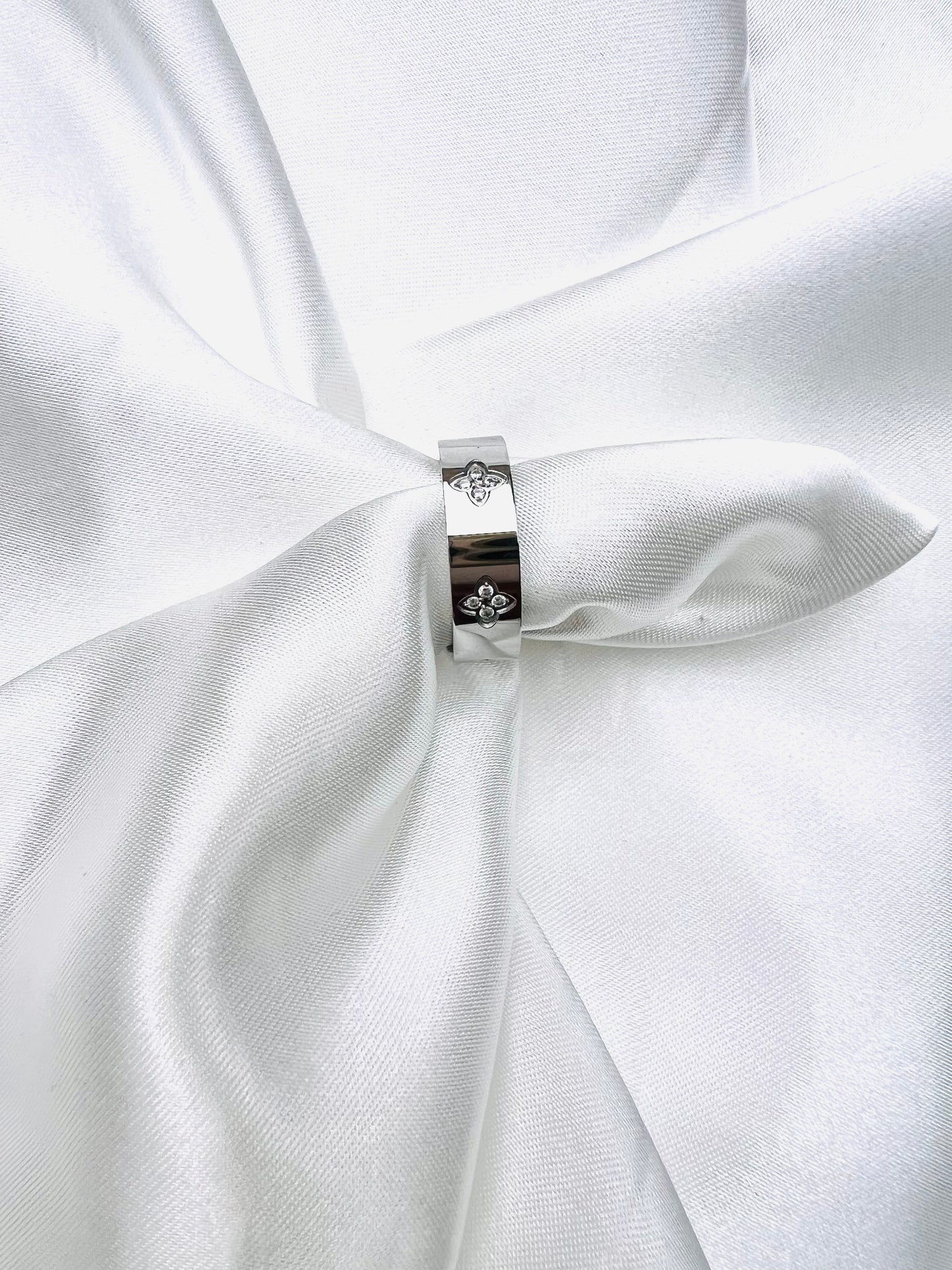 Bague trèfles