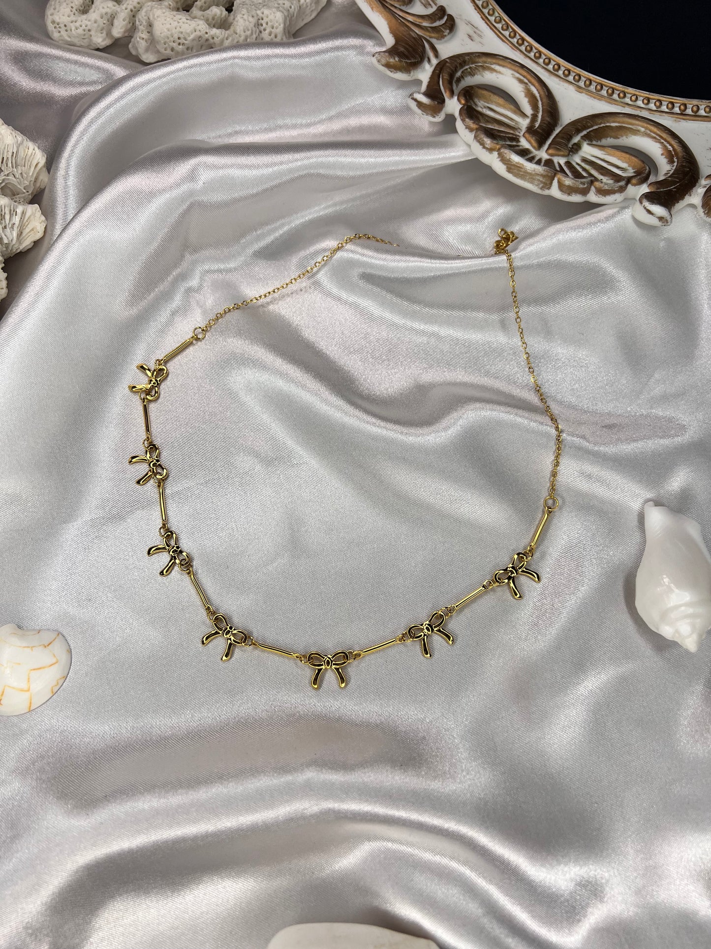 Collier Prague
