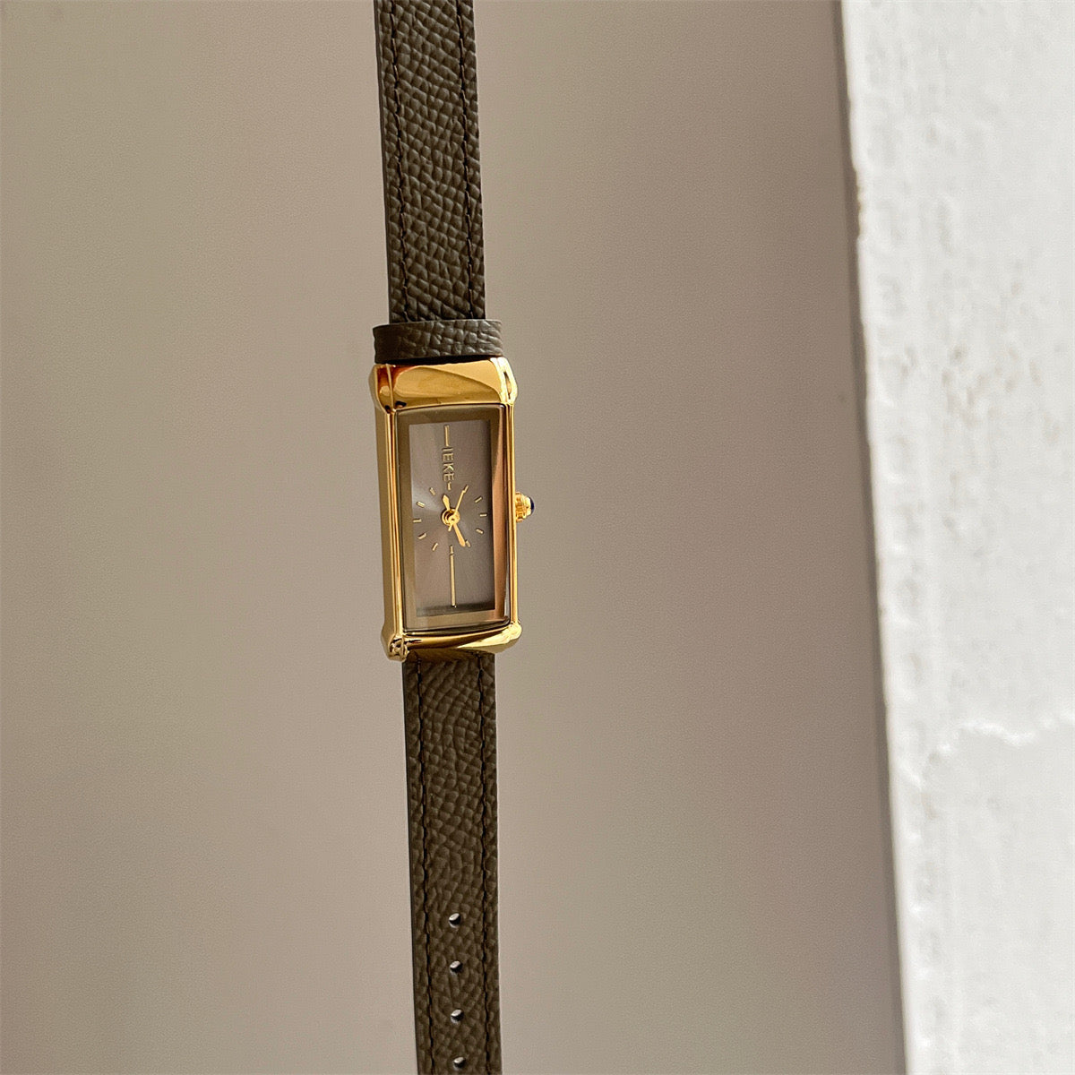 Montre vintage disponible seulement sur commande