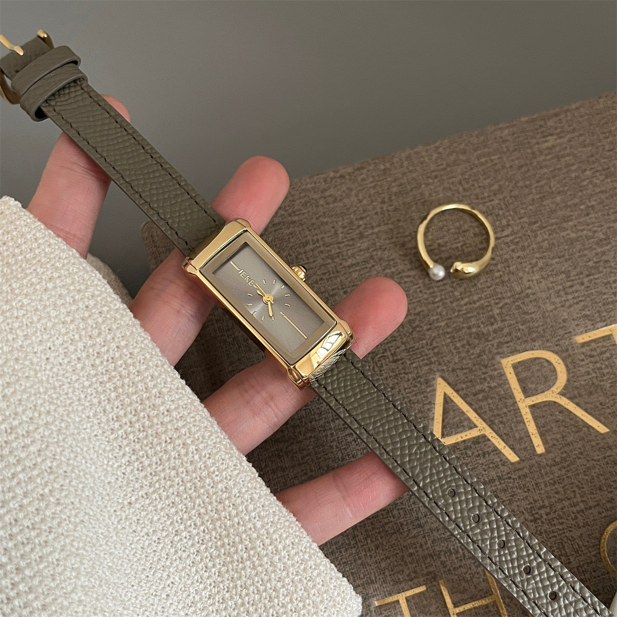 Montre vintage disponible seulement sur commande